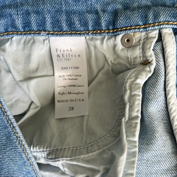 Frank & Eileen Monaghan High Rise Mom Jeans - Light Wash - Size 6/28 - Picture 4 of 5